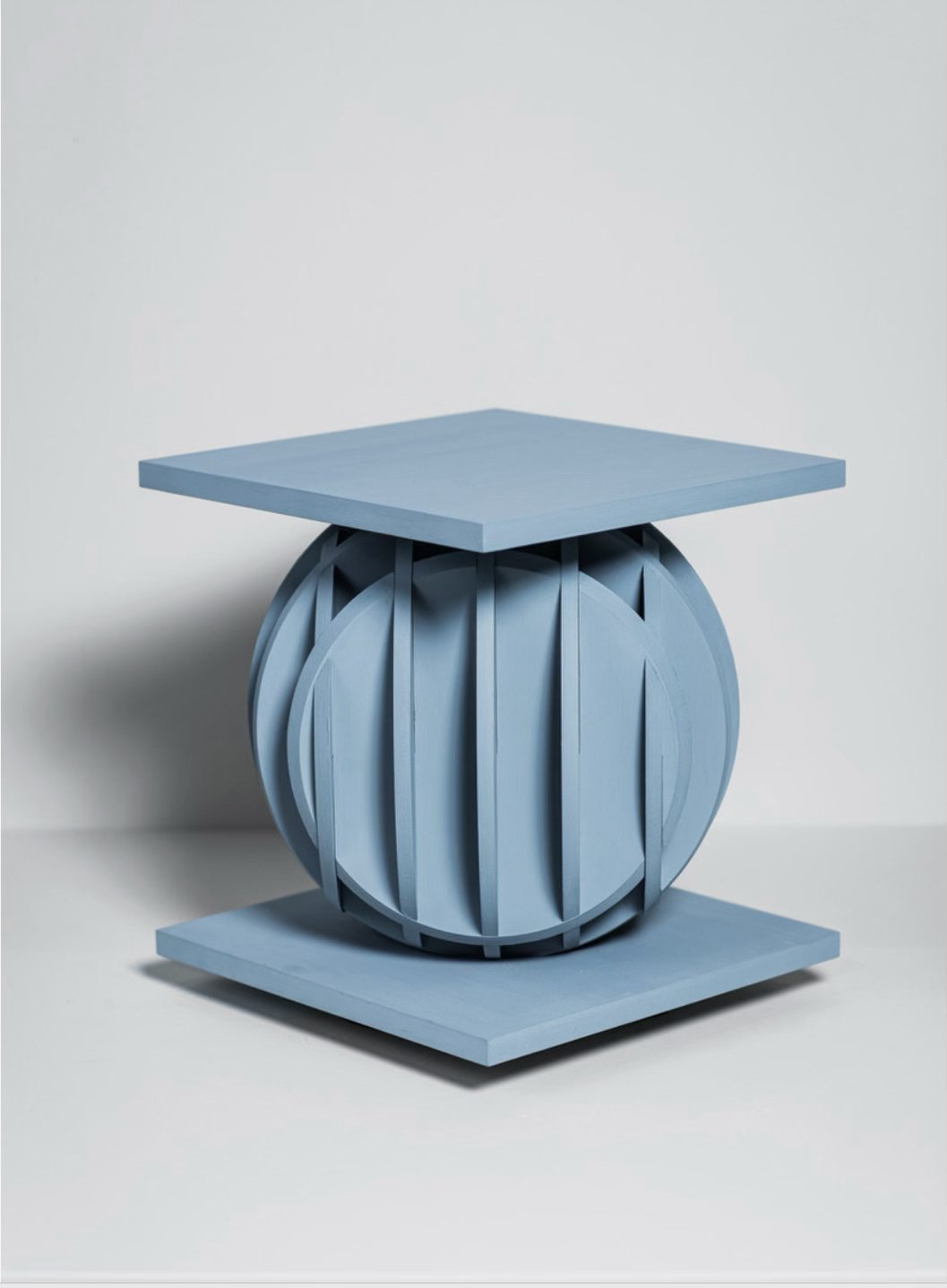 Uni table, photo by Kristian Pohl